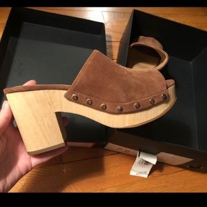 Banana Republic 70’s Style Clogs